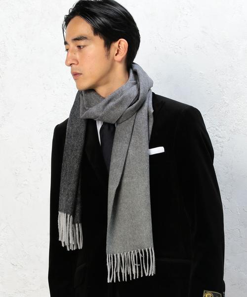 green label relaxing(グリーンレーベルリラクシング)の「II W GRADATION SLD マフラー◆(マフラー・メンズ・ダークグレー/ワインレッド/ネイビー・フリー)」の9枚目の写真
