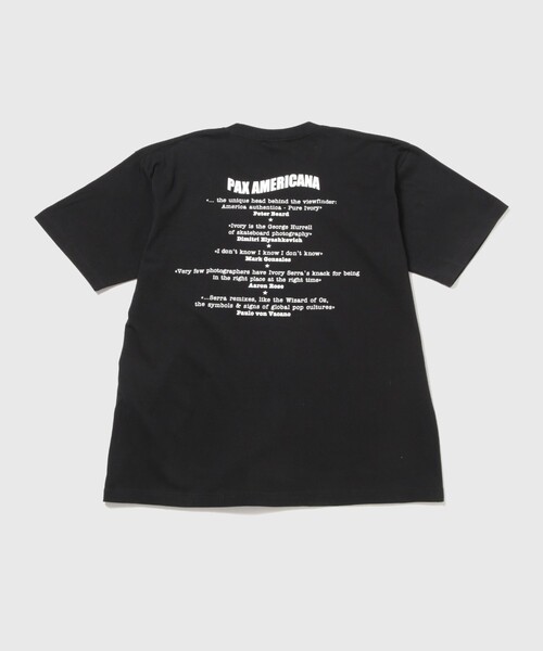 ADAM ET ROPE'（アダムエロペ）の「《別注》【Ivory Serra/アイボリー セラ】Tee- Shelter Serra and Jake at derby park（Tシャツ/カットソー・メンズ・ホワイト/ブラック・M/L）」の7枚目の写真