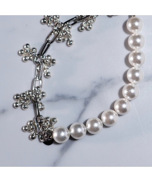VIBGYOR（ヴィブジョー）の「【Agaro】No.443　パール　サージカルステンレス(MA)（ピアス（両耳用）・レディース・グレー系1/ホワイト系1/ホワイト系2/グレー系2・FREE）」の2枚目の写真