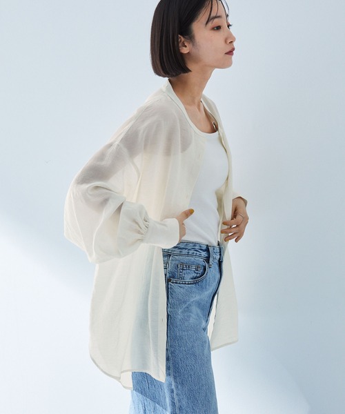 MONO-MART（モノマート）の「<接触冷感/ウォッシャブル/速乾>シアーボリュームスリーブバンドカラー長袖シャツ（シャツ/ブラウス・レディース・チャコール/ブルー系/ピンク系/ライトグリーン/ベージュ系/アイボリー・FREE）」の11枚目の写真