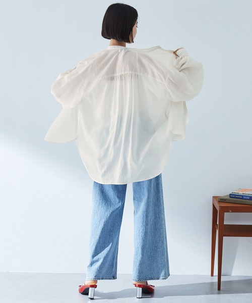 MONO-MART（モノマート）の「<接触冷感/ウォッシャブル/速乾>シアーボリュームスリーブバンドカラー長袖シャツ（シャツ/ブラウス・レディース・チャコール/ブルー系/ピンク系/ライトグリーン/ベージュ系/アイボリー・FREE）」の15枚目の写真