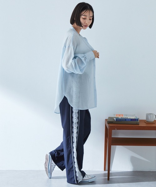 MONO-MART（モノマート）の「<接触冷感/ウォッシャブル/速乾>シアーボリュームスリーブバンドカラー長袖シャツ（シャツ/ブラウス・レディース・チャコール/ブルー系/ピンク系/ライトグリーン/ベージュ系/アイボリー・FREE）」の22枚目の写真