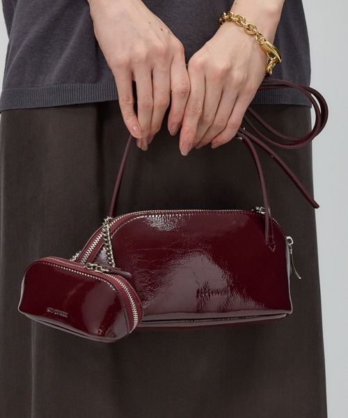 ADD CULUMN（アドカラム）の「【ADD CULUMN】FIGRE POCHET（ショルダーバッグ・レディース・ブラック/ボルドー・フリー）」の2枚目の写真