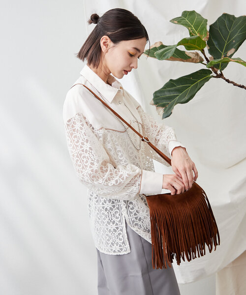 Another Branch olive des olive（アナザーブランチオリーブデオリーブ）の「【コーデを格上げ】ショルダーフリンジバッグ（ショルダーバッグ・レディース・キャメル/ブラック・FREE）」の4枚目の写真