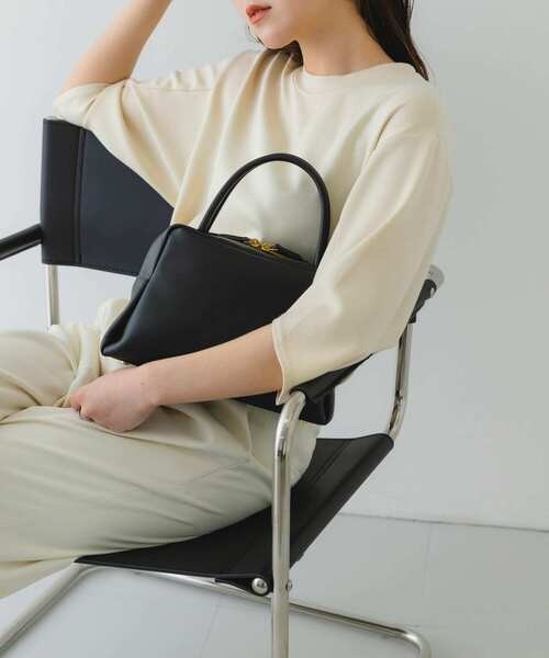 RODE SKO（ロデスコ）の「tov　PETAL M（ハンドバッグ・レディース・ブラック/アイボリー・-）」の10枚目の写真