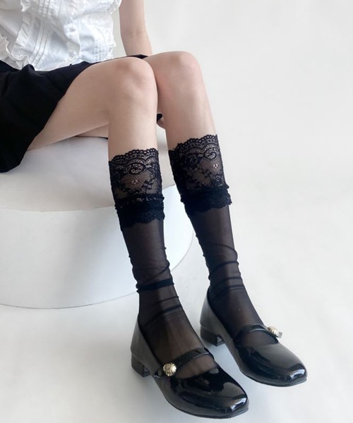 Mayree（メイリー）の「【urge select】シアー レース切り替え ハイソックス（ソックス/靴下・レディース・チャコール/ブラック/ホワイト・FREE）」の2枚目の写真