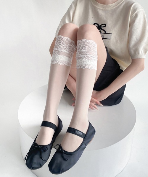 Mayree（メイリー）の「【urge select】シアー レース切り替え ハイソックス（ソックス/靴下・レディース・チャコール/ブラック/ホワイト・FREE）」の4枚目の写真