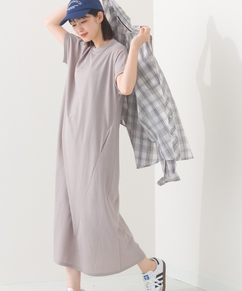 OMNES(オムネス)の「接触冷感ボトルネックフレアワンピース(ワンピース・レディース・ブラック/グレー/ダークグリーン/ブルー/ネイビー・FREE)」の3枚目の写真