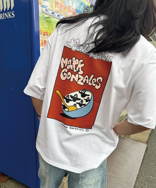 Mark Gonzales(マーク・ゴンザレス)の「【MARK GONZALES/マークゴンザレス 別注】ロゴプリント オーバーサイズTシャツ(Tシャツ/カットソー・メンズ・ブラック/ホワイト・LL/L/M/S)」の13枚目の写真