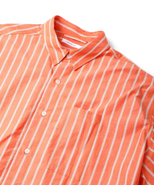 Sandinista（サンディニスタ）の「Stripe Oversized Pocket S/S Shirt / オーバーサイズサングラスポケット入りストライプ半袖シャツ（シャツ/ブラウス・メンズ・グリーン/レッド・MEDIUM/LARGE）」の3枚目の写真