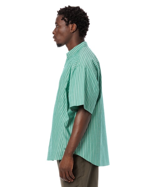Sandinista（サンディニスタ）の「Stripe Oversized Pocket S/S Shirt / オーバーサイズサングラスポケット入りストライプ半袖シャツ（シャツ/ブラウス・メンズ・グリーン/レッド・MEDIUM/LARGE）」の4枚目の写真