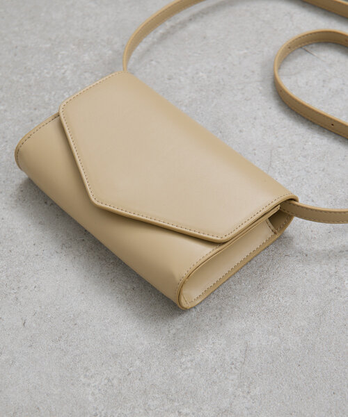 GALLARDAGALANTE(ガリャルダガランテ)の「【2.718】フラップポーチショルダー(トートバッグ・レディース・ブラック/ベージュ・FREE)」の8枚目の写真