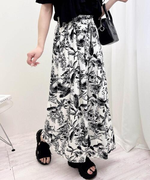花柄ショートパンツ ホワイト/ブラック 花柄ハーフパンツ フラワー ショートパンツ モノトーン (61-89