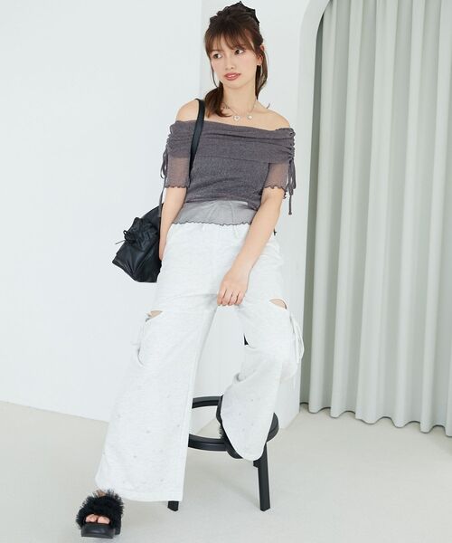 MAJESTIC LEGON（マジェスティックレゴン）の「ラメチュールオフショル半袖トップス（Tシャツ/カットソー・レディース・アイボリー/ピンク/チャコールグレー/ライトグレー・MEDIUM）」の18枚目の写真