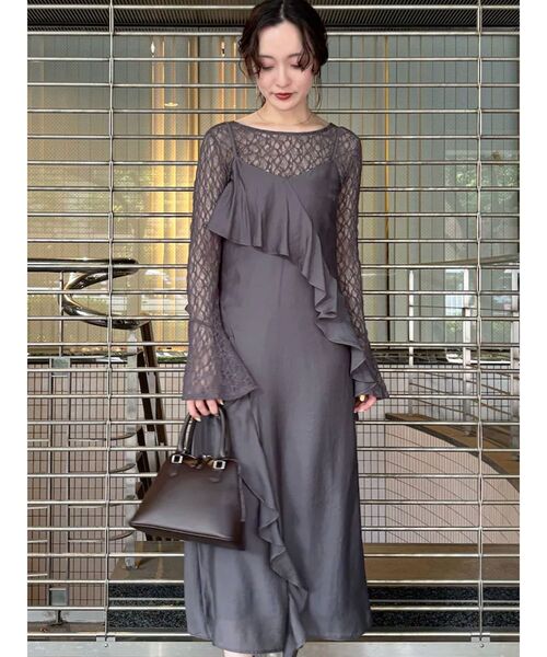 LAGUNAMOON（ラグナムーン）の「ラッフルフリルキャミワンピース（ワンピース・レディース・チャコールグレー/アイボリー/ミント・MEDIUM/SMALL）」の2枚目の写真