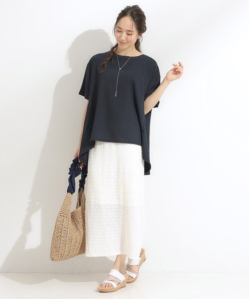 SHOO・LA・RUE(シューラルー)の「【S-LL/洗える/体型カバー/5分袖】涼しくきれいに決まる Aライントップス(Tシャツ/カットソー・レディース・ネイビー/ライトブルー/オフホワイト・03/02/01/04)」の6枚目の写真