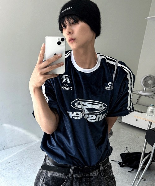 COSYHARU(コシハル)の「フェレンディベロアトラックラウンド半袖Tシャツ(Tシャツ/カットソー・メンズ・シルバー/ブルー/クリーム/ブラック/ネイビー・FREE)」の4枚目の写真