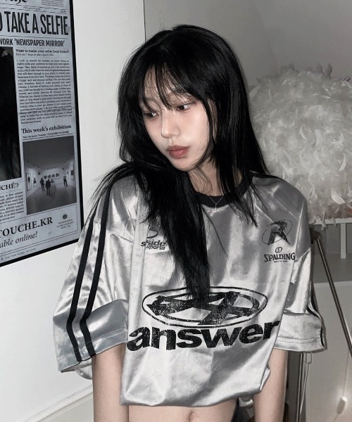 COSYHARU(コシハル)の「フェレンディベロアトラックラウンド半袖Tシャツ(Tシャツ/カットソー・メンズ・シルバー/ブルー/クリーム/ブラック/ネイビー・FREE)」の1枚目の写真