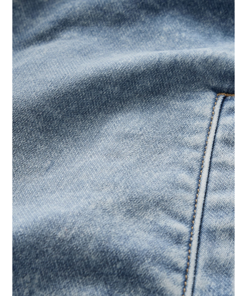 GAP（ギャップ）の「ウルトラソフトデニム フード付きジャケット (キッズ)（その他アウター・キッズ・ライトインディゴブルー・110cm/120cm/130cm/140cm/150cm/160cm）」の4枚目の写真