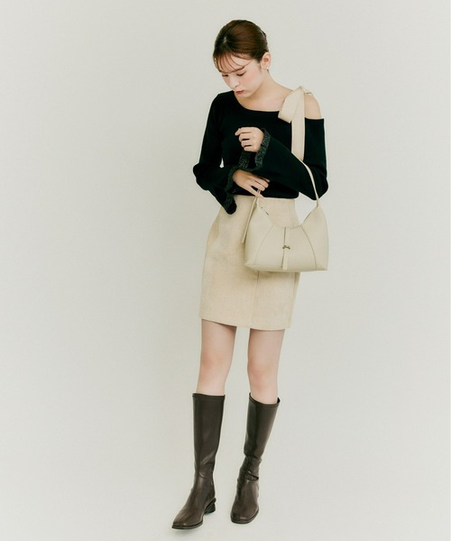 Olu.（オルドット）の「スクエアベルトハンドバッグ（ハンドバッグ・レディース・アイボリー/ブラック/グレイッシュベージュ・FREE）」の9枚目の写真