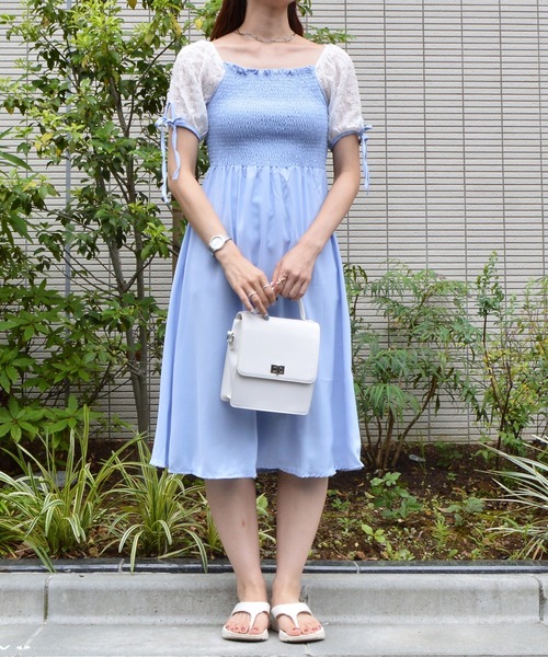 &soiree(アンドソワレ)の「【&soiree】シャーリングリボンワンピース(ワンピース・レディース・サックスブルー・MEDIUM)」の2枚目の写真