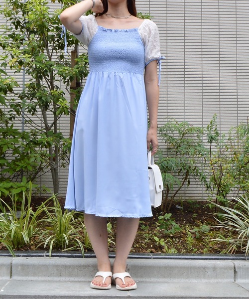 &soiree(アンドソワレ)の「【&soiree】シャーリングリボンワンピース(ワンピース・レディース・サックスブルー・MEDIUM)」の4枚目の写真