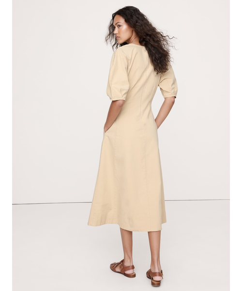 Banana Republic(バナナリパブリック)の「ストレッチコットン ツイル ユーティリティ ミディドレス(ワンピース・レディース・アイボリー/ネイビー・S/M/L/XS)」の4枚目の写真