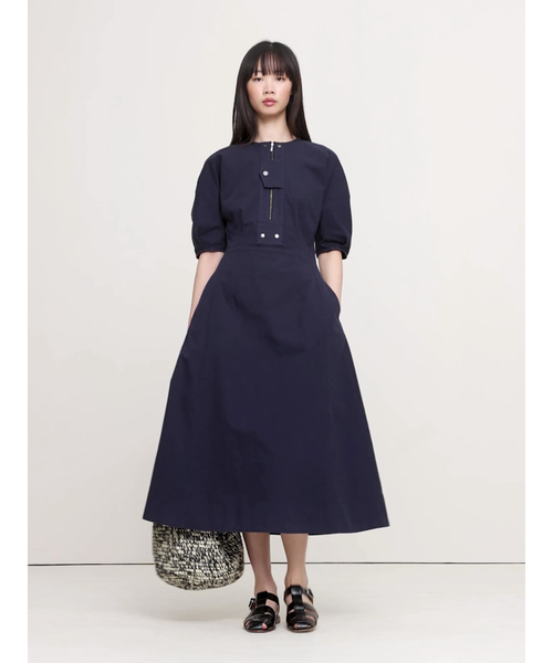 Banana Republic(バナナリパブリック)の「ストレッチコットン ツイル ユーティリティ ミディドレス(ワンピース・レディース・アイボリー/ネイビー・S/M/L/XS)」の9枚目の写真