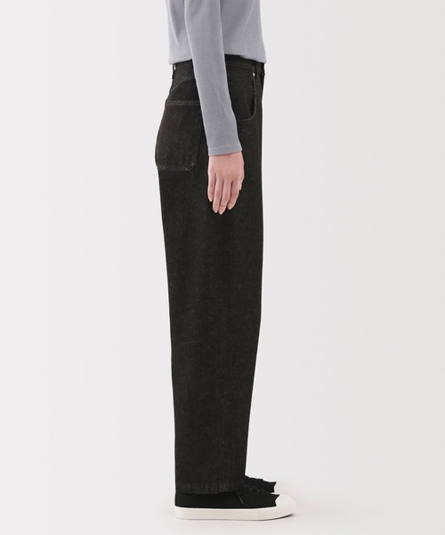 無印良品（ムジルシリョウヒン）の「婦人　木の実から作ったカポック混　デニムバレルパンツ　黒（デニムパンツ・レディース・ブラック・S/M/XL）」の3枚目の写真