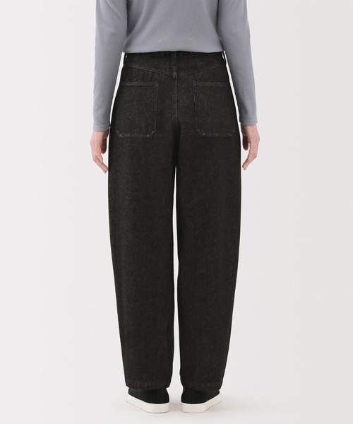 無印良品（ムジルシリョウヒン）の「婦人　木の実から作ったカポック混　デニムバレルパンツ　黒（デニムパンツ・レディース・ブラック・S/M/XL）」の4枚目の写真