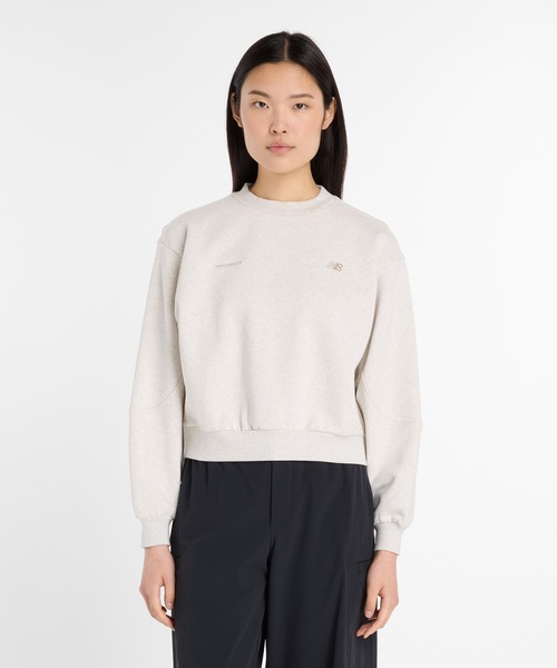 NEW BALANCE(ニューバランス)の「NB GREY クルースウェットシャツ(スウェット・レディース・ブラック/ベージュ・X-LARGE/LARGE/MEDIUM/SMALL)」の2枚目の写真