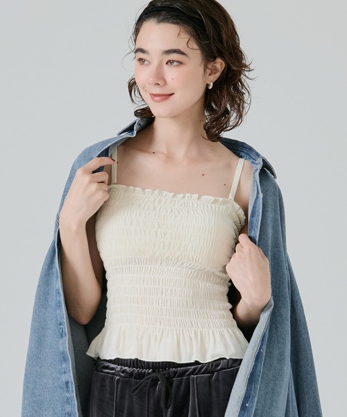 coca(coca)(コカ)の「OUT BRA シャーリングキャミソール(キャミソール・レディース・グレー/キャメル/アイボリー・L/M/S)」の2枚目の写真