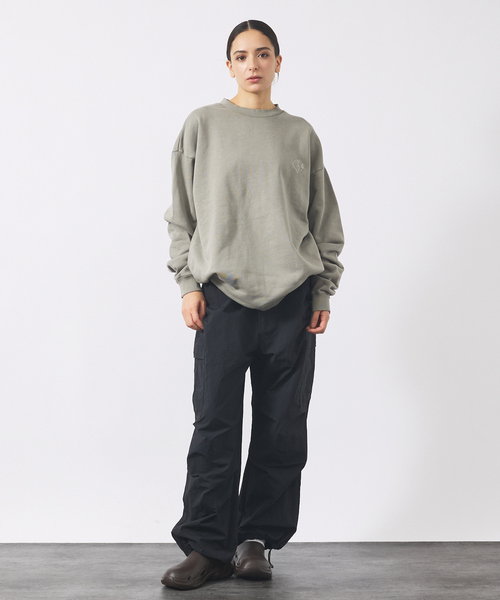 POLeR(ポーラー)の「【POLER/ポーラー】EMB PIGMENT DYE CREW/ピグメント加工./ユニセックス(スウェット・メンズ・グレー/ブラック・M/L)」の5枚目の写真