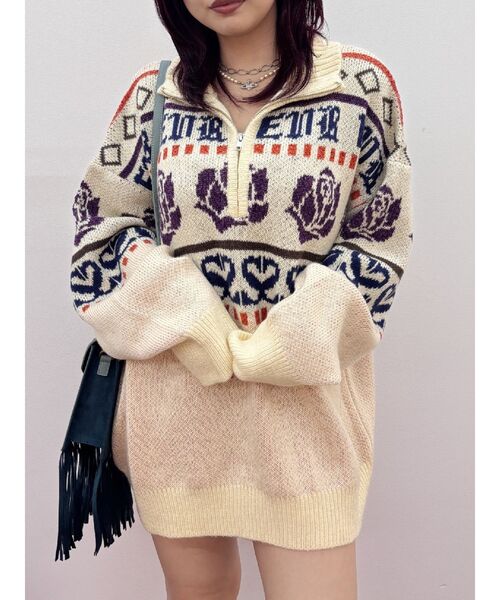 EVRIS（エヴリス）の「フラワーミックスジャガードニットトップス（ニット/セーター・レディース・アイボリー/ブラック/ボルドー・FREE）」の2枚目の写真