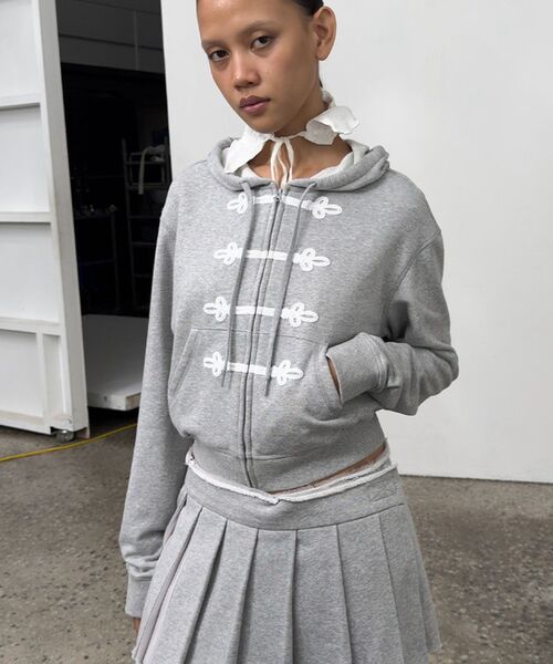 OPEN Yy(オープンワイワイ)の「【Geek Office / ギークオフィス】OPEN YY Knitted LOOP BUTTON EFFECT HOODIE(パーカー・レディース・チャコールグレー・SMALL)」の1枚目の写真