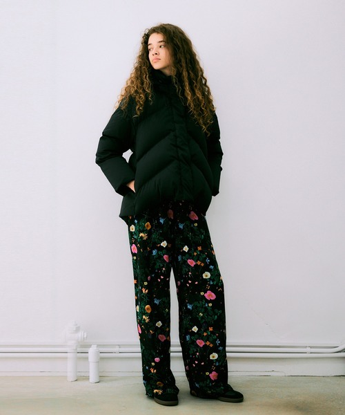 NOISE MAKER（ノイズメーカー）の「ボタニカル柄ワイドタックパンツ【MADE IN JAPAN】（その他パンツ・レディース・ブラック/オフホワイト・38/36）」の15枚目の写真