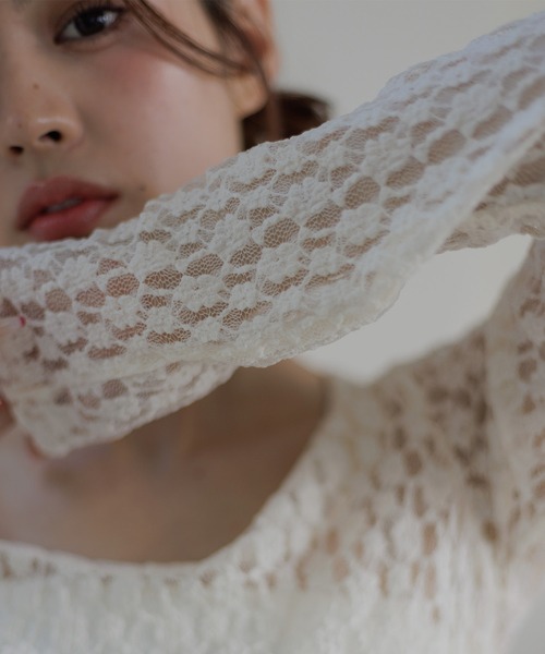 Dita Muaj.(ディータムアージュ)の「【2WAY仕様】カットレースシアーロンT/レイヤードにも◎(Tシャツ/カットソー・レディース・ブラック/ホワイト・FREE)」の3枚目の写真