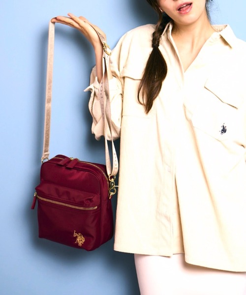 U.S. POLO ASSN.(ユーエスポロアッスン)の「【U.S. POLO ASSN.】 ユーエスポロアッスン ナイロン スクエアショルダーバッグ USPA-2720(ショルダーバッグ・レディース・ライトグレー/ブラウン/ワインレッド/ブラック・FREE)」の4枚目の写真