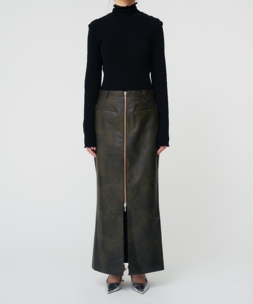 THINGS THAT MATTER（シングス ザット マター）の「VINTAGE ARTIFITICIAL LEATHER LONG SKIRT / ヴィンテージアーティフィシャルレザーロングスカート（スカート・レディース・グレー/ブラウン・1/2）」の9枚目の写真