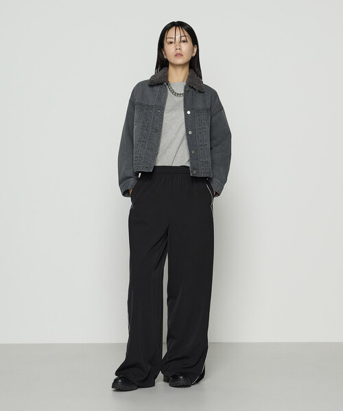 K.T KIYOKO TAKASE（キヨコタカセ）の「10.5オンス空紡デニム フェイクファー襟付きデニムジャケット（デニムジャケット・レディース・グレー/インディゴブルー/ワンウォッシュ・9号）」の4枚目の写真