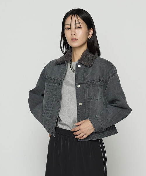 K.T KIYOKO TAKASE（キヨコタカセ）の「10.5オンス空紡デニム フェイクファー襟付きデニムジャケット（デニムジャケット・レディース・グレー/インディゴブルー/ワンウォッシュ・9号）」の7枚目の写真