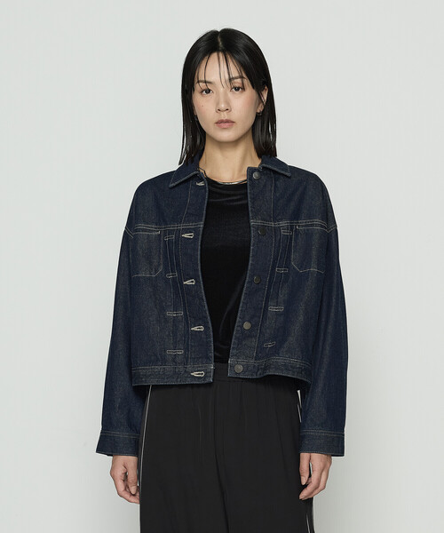 K.T KIYOKO TAKASE（キヨコタカセ）の「10.5オンス空紡デニム フェイクファー襟付きデニムジャケット（デニムジャケット・レディース・グレー/インディゴブルー/ワンウォッシュ・9号）」の11枚目の写真