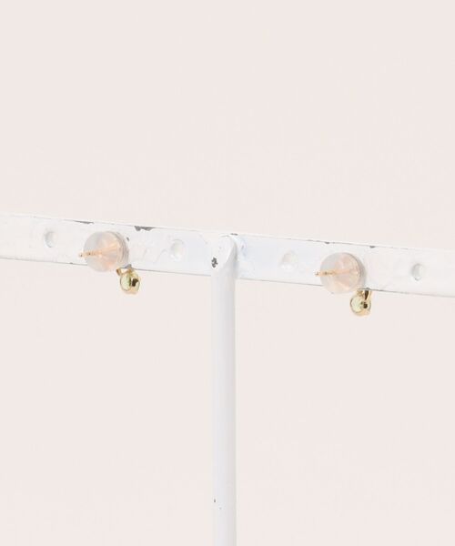 TAKE-UP(テイクアップ)の「【WEB限定商品】K10 ペリドット シンプルピアス(YG)(ピアス(両耳用)・レディース・イエローゴールド・FREE)」の2枚目の写真