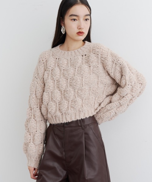 DFFUR.(ディフル)の「ぽこぽこボリュームニットトップス(ニット/セーター・レディース・ベージュ/グレー・FREE)」の1枚目の写真