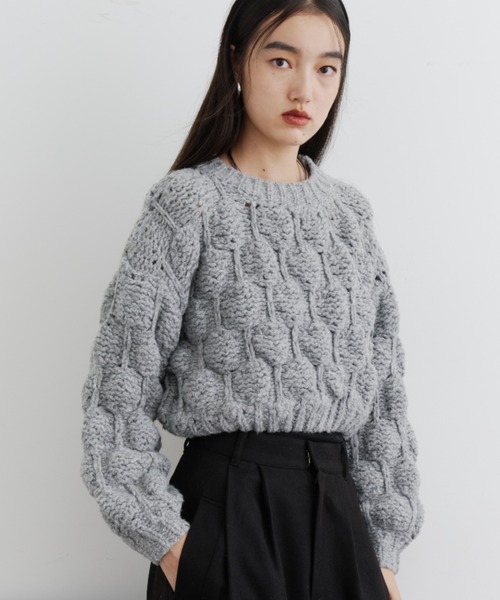 DFFUR.(ディフル)の「ぽこぽこボリュームニットトップス(ニット/セーター・レディース・ベージュ/グレー・FREE)」の16枚目の写真