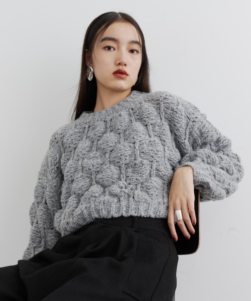 DFFUR.(ディフル)の「ぽこぽこボリュームニットトップス(ニット/セーター・レディース・ベージュ/グレー・FREE)」の20枚目の写真