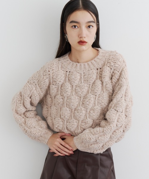 DFFUR.(ディフル)の「ぽこぽこボリュームニットトップス(ニット/セーター・レディース・ベージュ/グレー・FREE)」の3枚目の写真