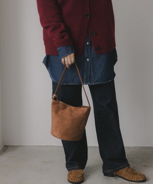 210nouve(トゥージュヌーブ)の「【チャーム付】フェイク スエード バケツ ショルダーバッグ(ショルダーバッグ・レディース・ブラック/ブラウン/ブルー/レッド・FREE)」の20枚目の写真