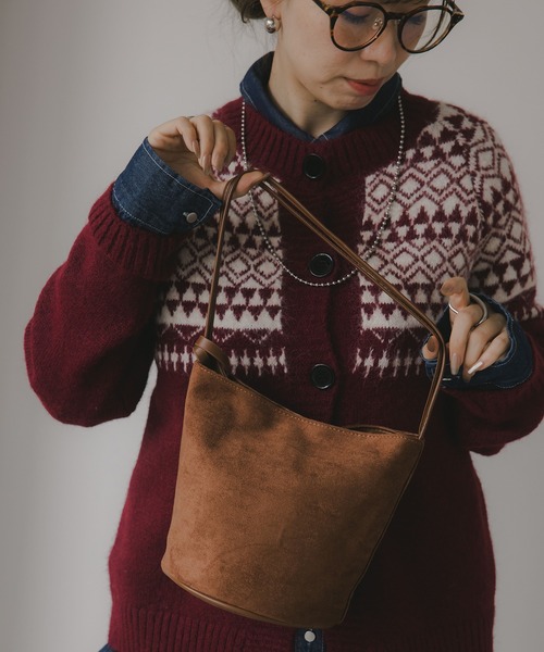 210nouve(トゥージュヌーブ)の「【チャーム付】フェイク スエード バケツ ショルダーバッグ(ショルダーバッグ・レディース・ブラック/ブラウン/ブルー/レッド・FREE)」の19枚目の写真