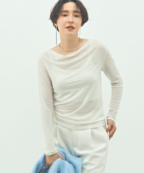 NOLLEY’S Sophi(ノーリーズソフィ)の「ウォッシャブルカシミヤシルクシアーラメドレープロンT(Tシャツ/カットソー・レディース・オフホワイト/ブラック/グレイッシュベージュ・38)」の2枚目の写真